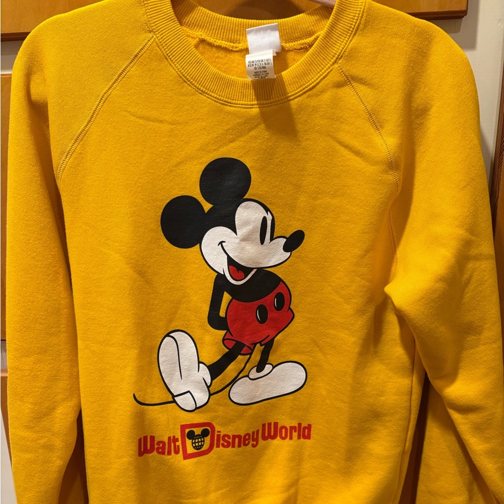 Walt Disney World Yellow Mickey Mouse women’s Sweatshirt Small